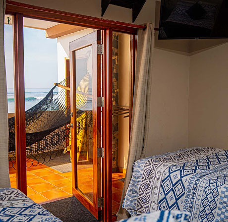 AST Surf Hotel - surf instruction