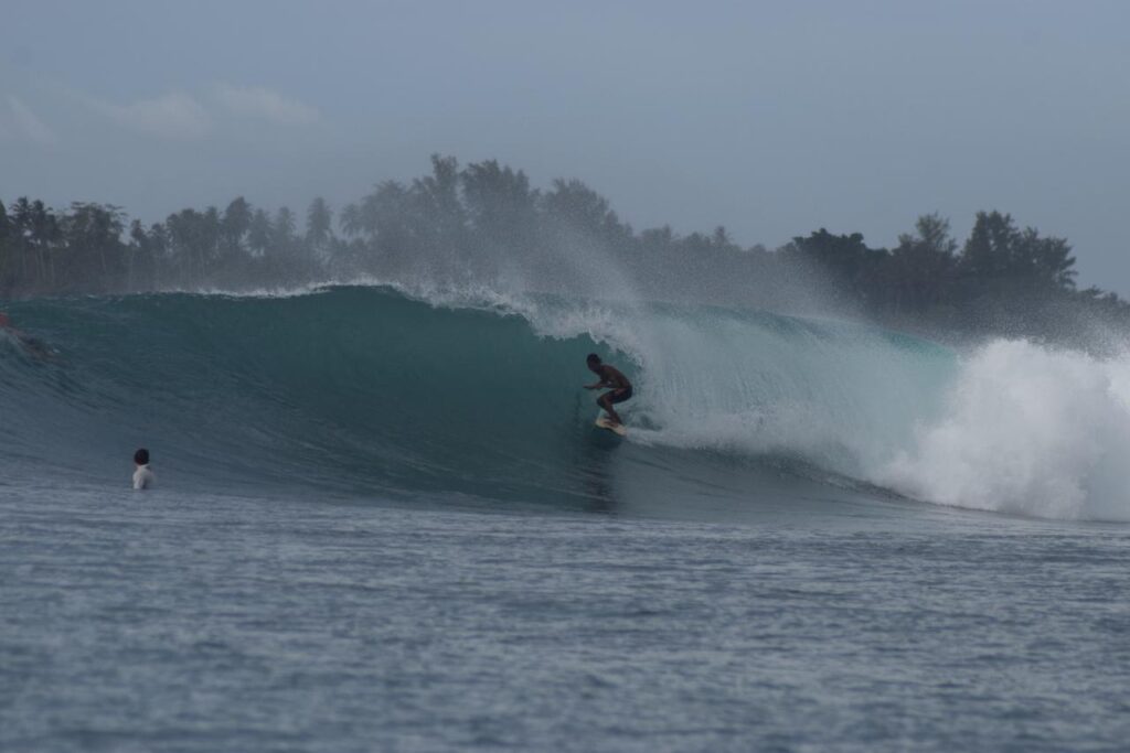Bankvault surfcamp Mentawai - surf instruction