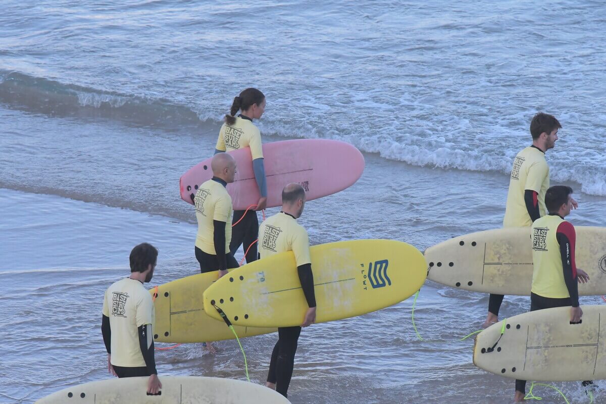 Base Surf Camp Escuela de Surf Coruña - surf instruction