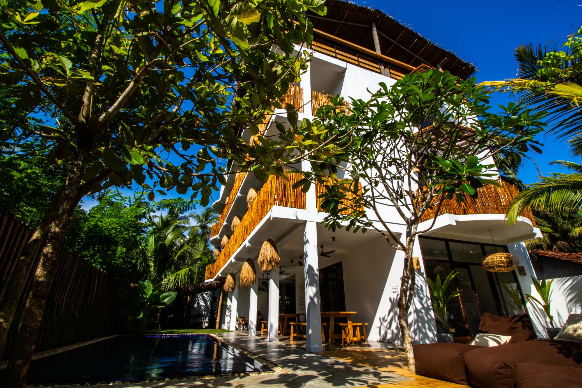 Gota Dagua Surf Camp Ahangama - surf instruction