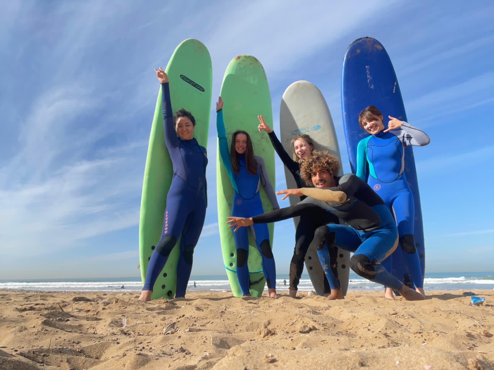 Hang10 SurfCamp - beachfront location