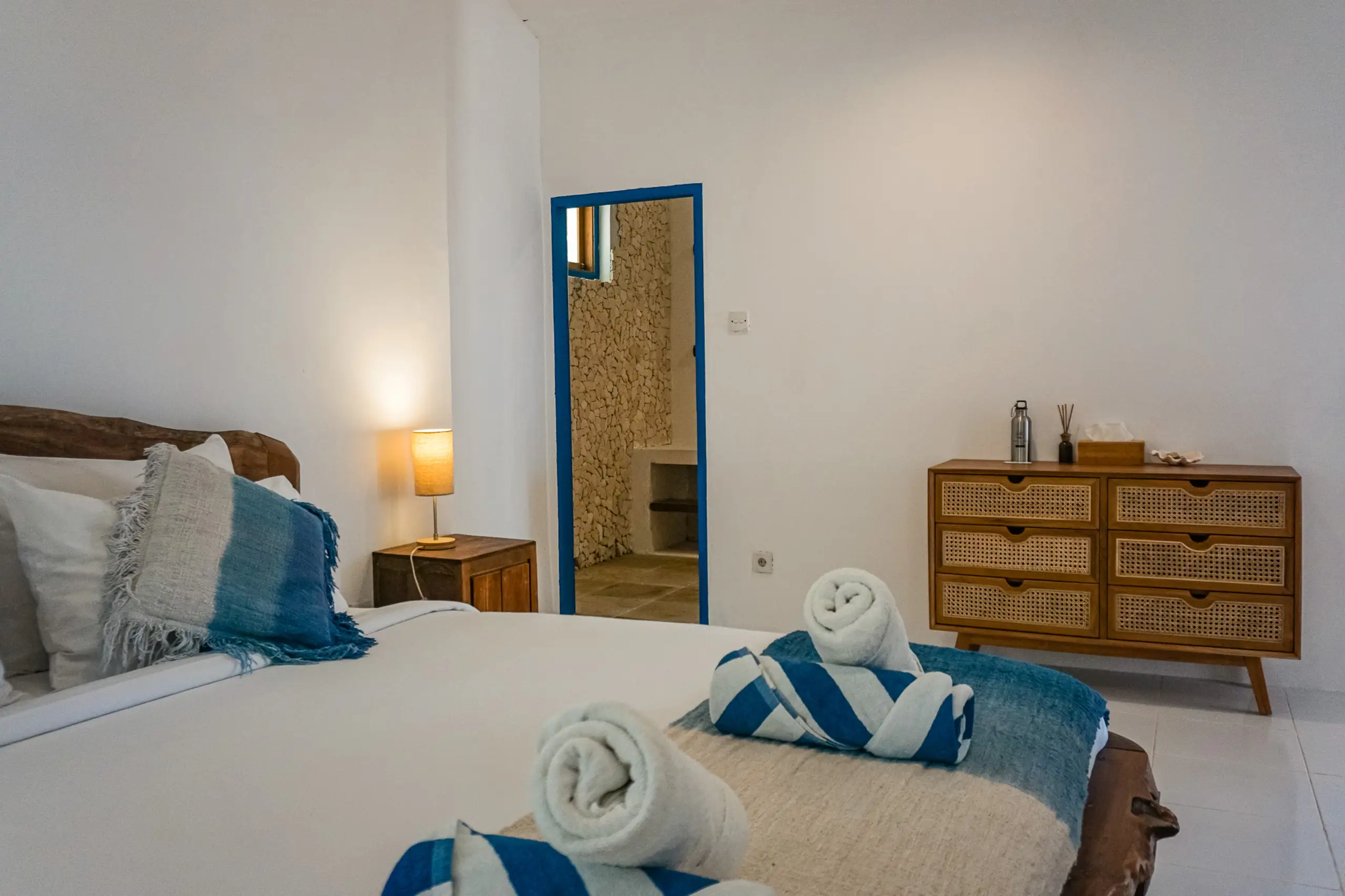 Hollow Tree's Resort - guest room