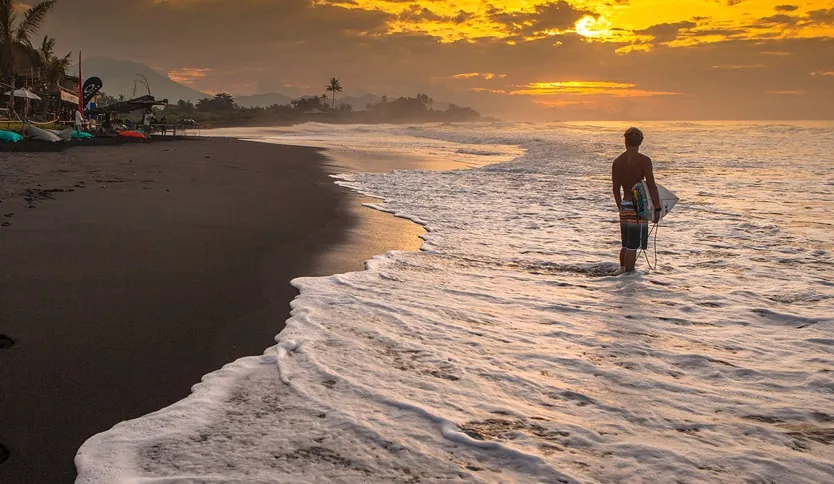 Kima Surf Camp Bali Seminyak - surf instruction