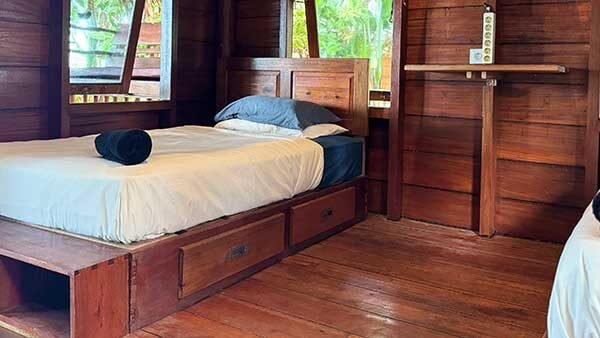 M.I.A Surfcamp Mentawai - surf instruction