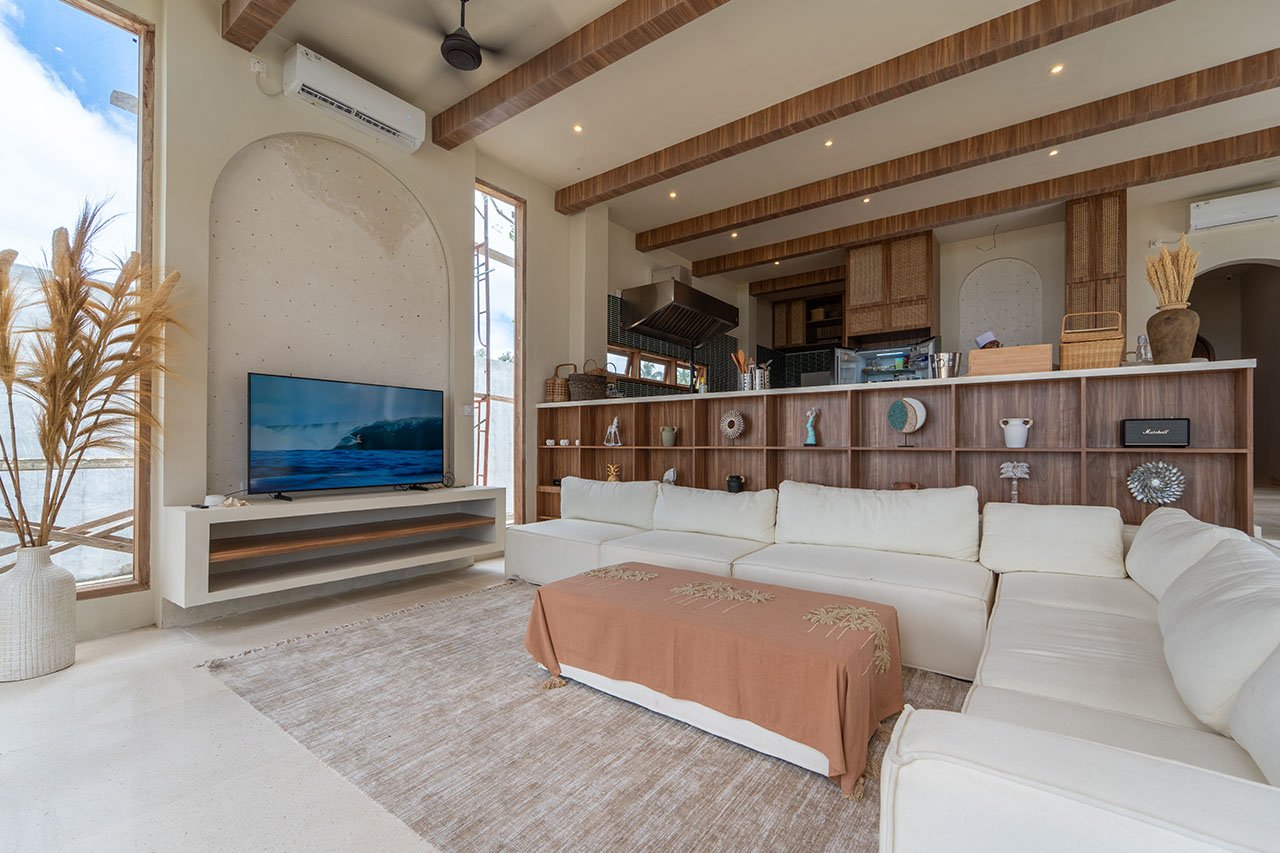 Solid Surf House Mentawai - surf instruction