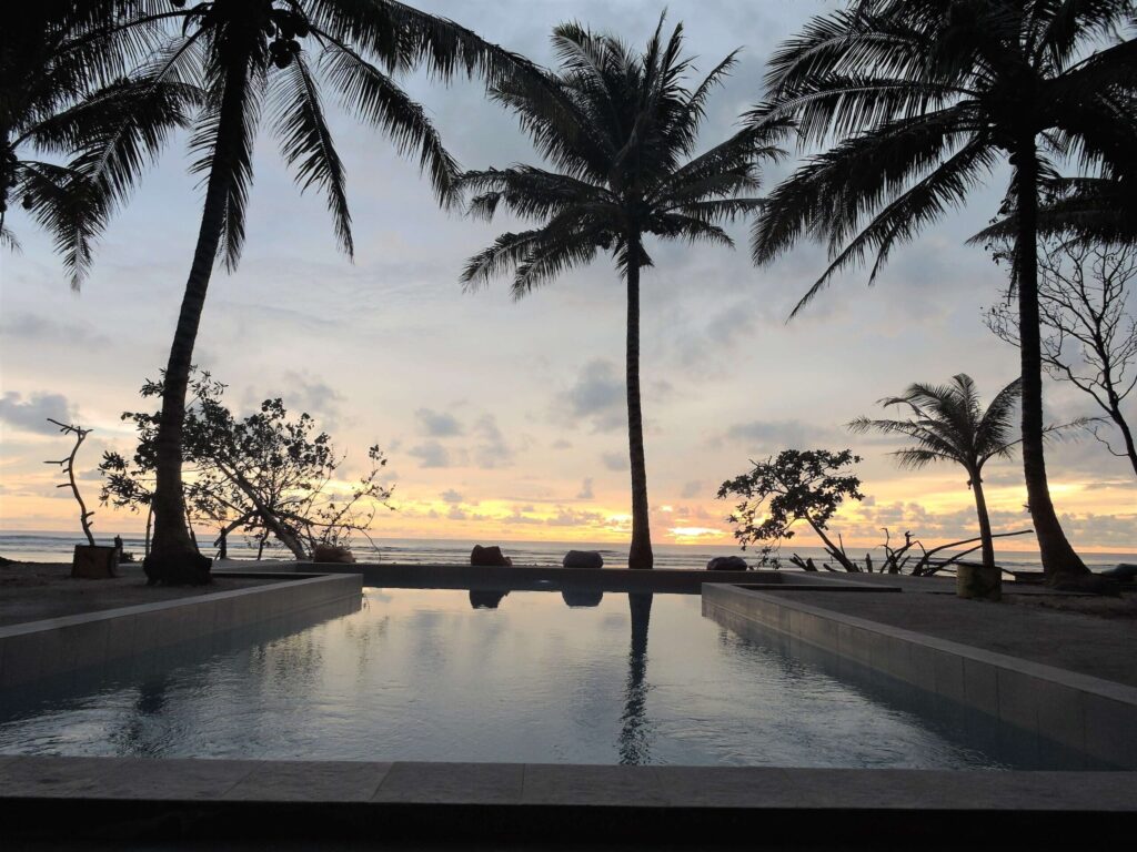 Sumatra Surf Resort - surf instruction