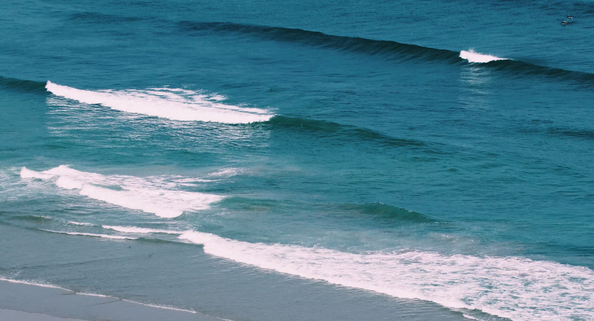 Surf House Verdicio Beach | Carver Club