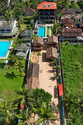 The Green Rooms Surf & Yoga Camp - surf instruction