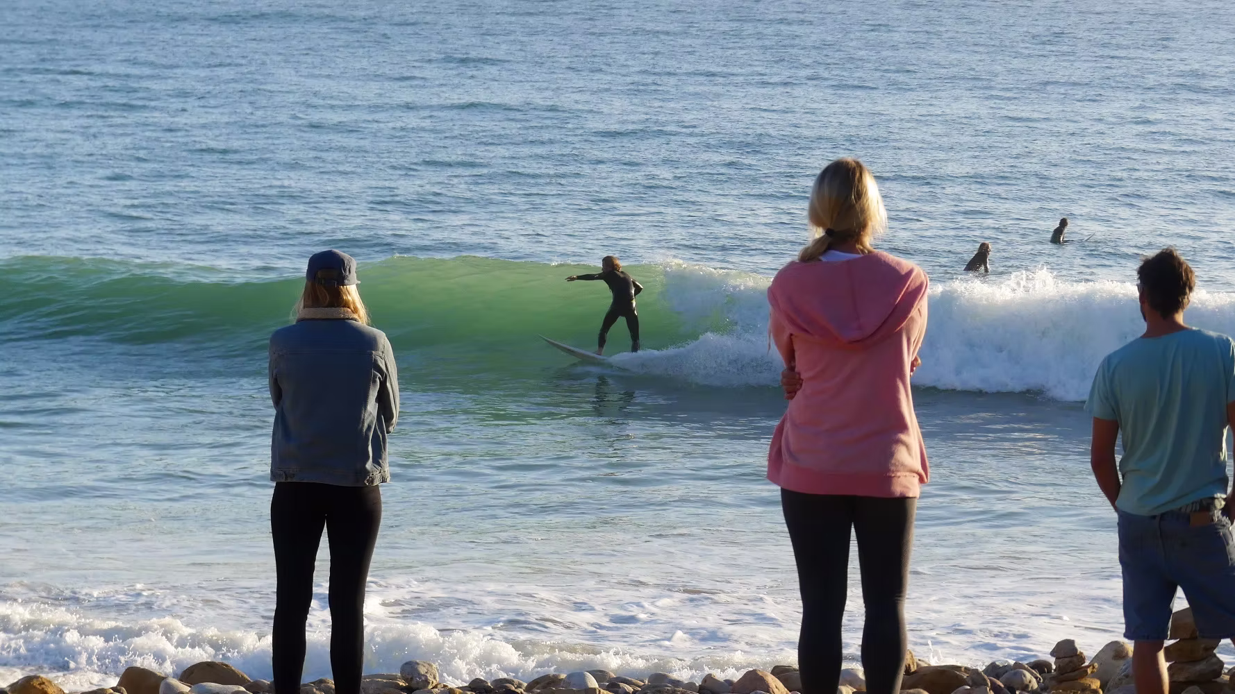 Wave Culture Algarve Surfcamp - beachfront location