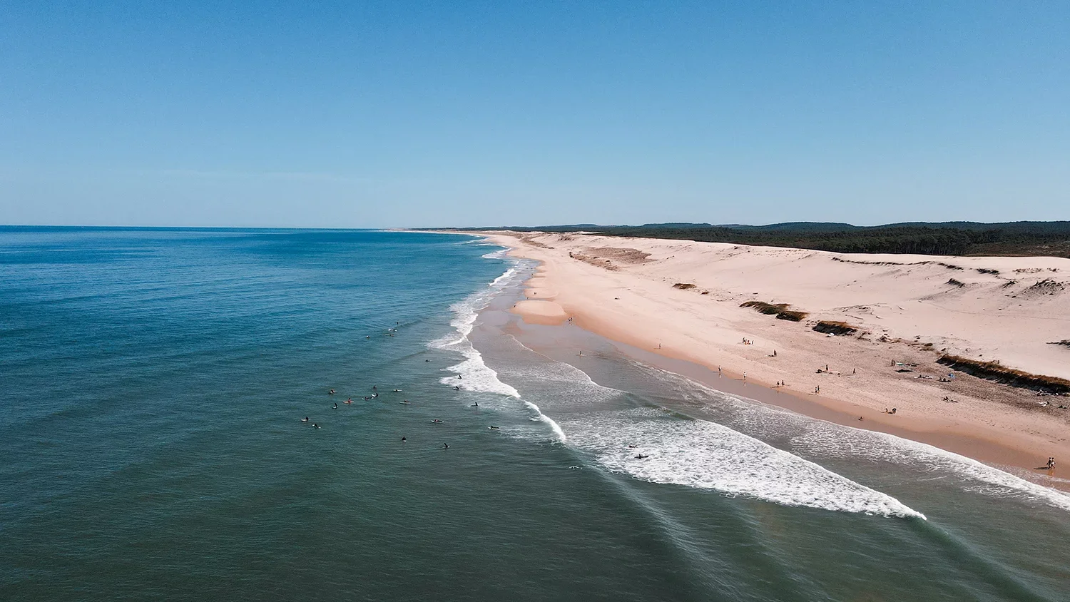WAVETOURS Biscarrosse Family Surfcamp - surf instruction