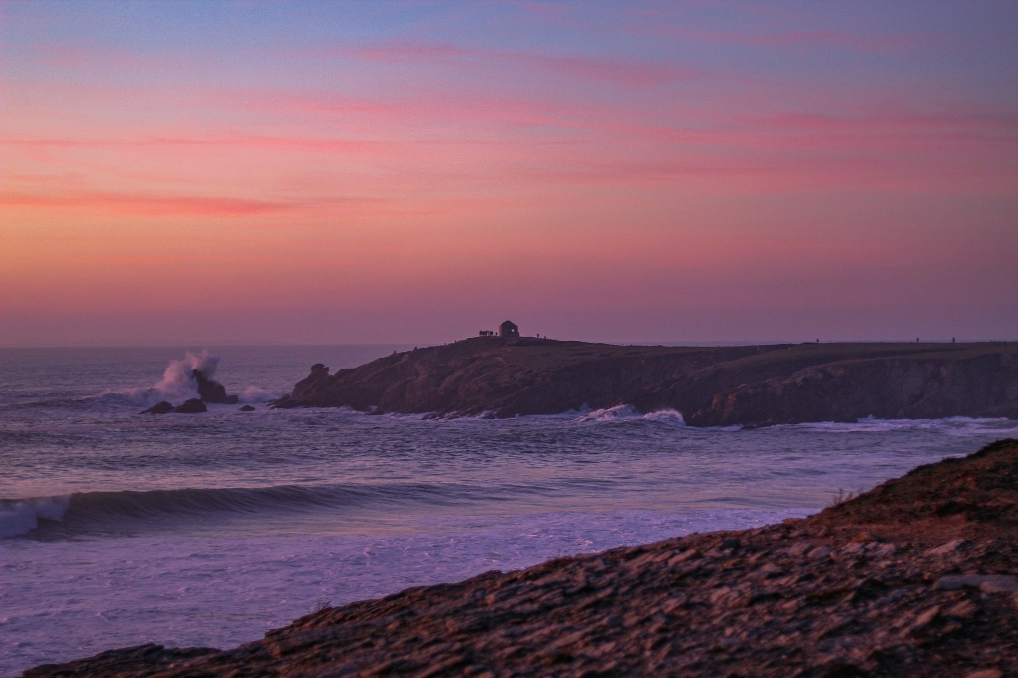 Sunset on the wild coast of Quiberon. Photo: Aurélien Courtet