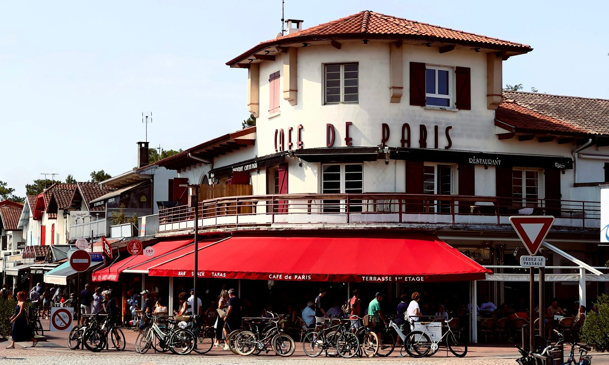 Café de Paris in Hossegor. Photo: Martin Robac